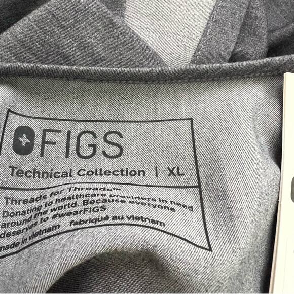 NWT Figs Catarina Gray One-Pocket Scrub Top™ Size XL - Picture 10 of 11